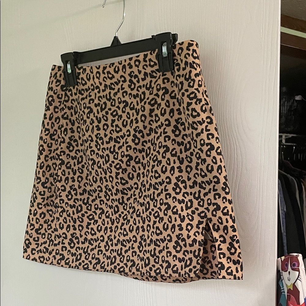 Forever 21 Tan Leopard Print Mini Skirt
